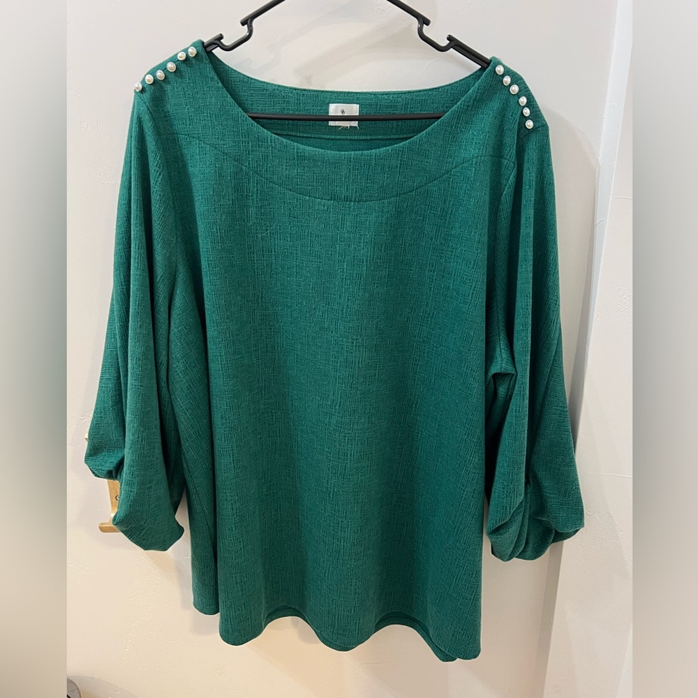 Dressbarn Green Pearl Shoulder Pads Tunic Blouse